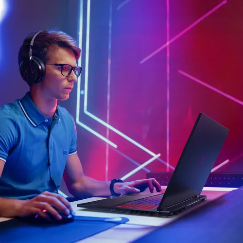 Acer Nitro 18 AI AN18-61 - AMD Ryzen AI 9 365, 32GB, 2TB SSD, NVIDIA GeForce RTX 5070Ti, 18"WQXGA, Windows 11 Gaming Laptop slide 6